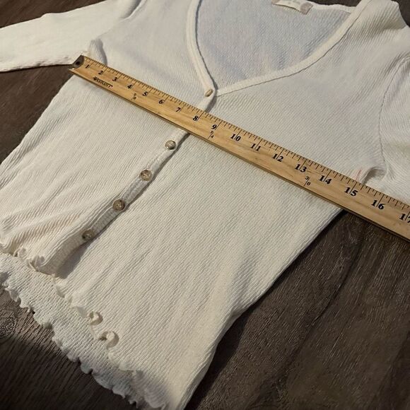 Altard State Women’s Cream Color Button Up Thermal Textured Cotton Shirt Size M - Picture 6 of 8